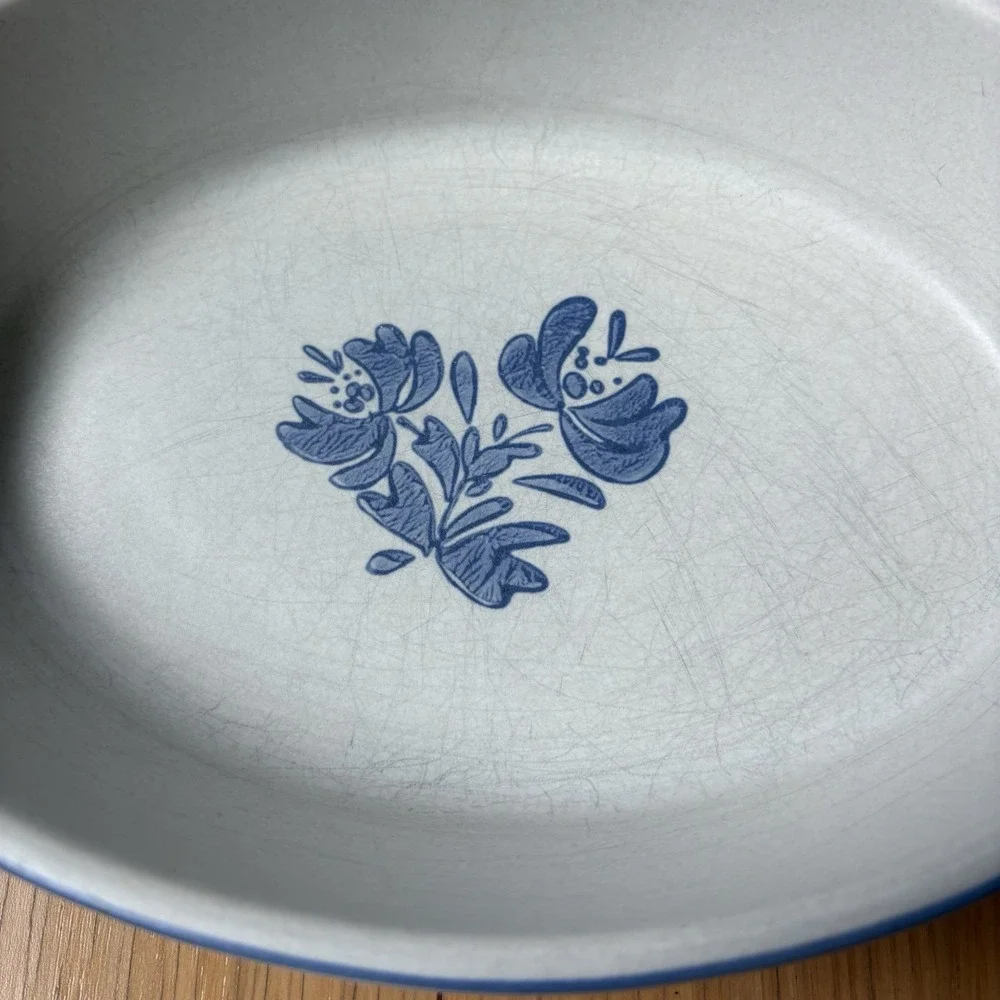 Pfaltzgraff Yorktowne Oval Baking Serving Dish 10 x 7 Casserole Vegetable Bowl